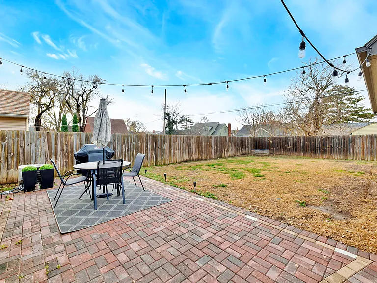 427 N Battin Ave — Photo 95