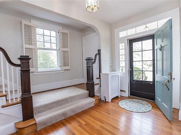 3rd image of 1609 Laburnum Park Blvd