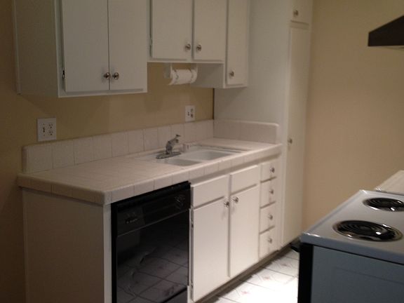 3rd image of 1246 Patricia Ave Unit 17
