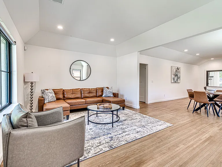 1540 S Columbia Pl — Photo 10