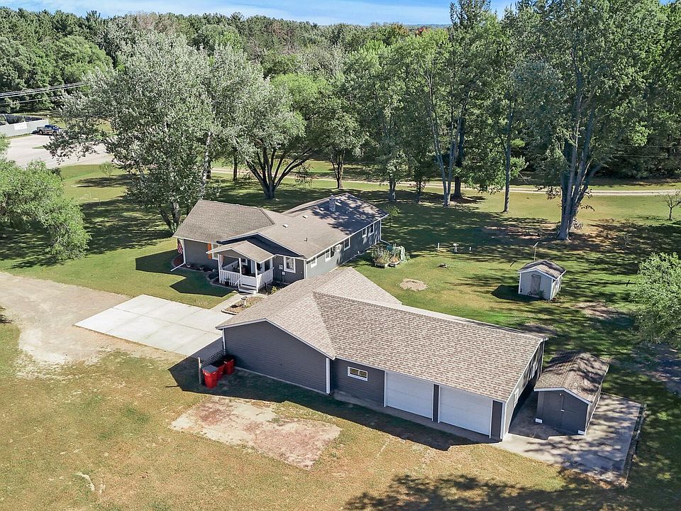 1st image of 2810 Viking Blvd NE
