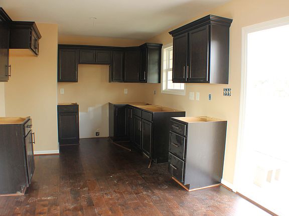 3rd image of 692 Crestone Ct