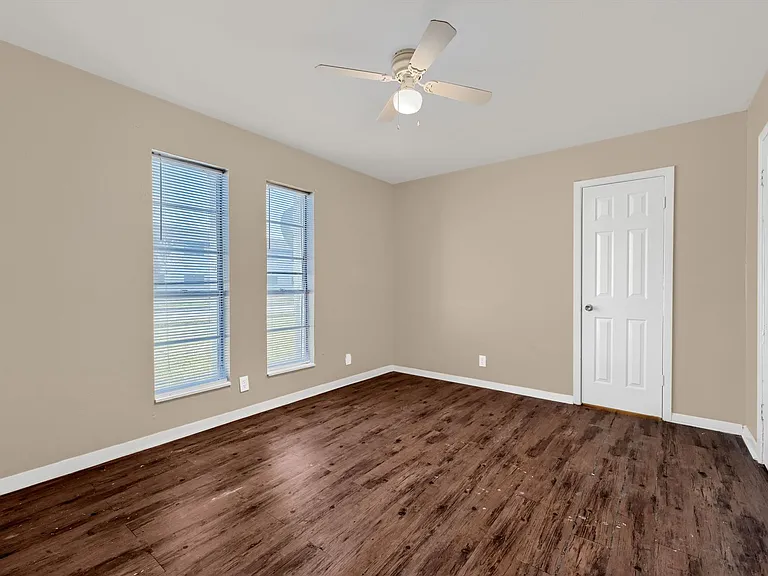 1920 W Shields Dr — Photo 6