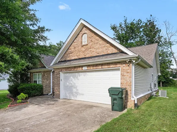 502 Poplar Bnd, Dickson, TN 37055