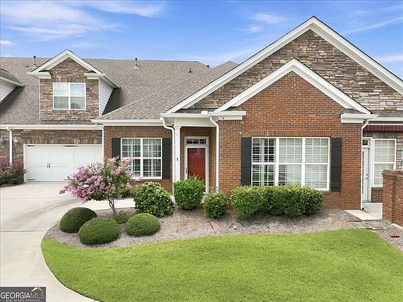 2nd image of 601 Haven Cir