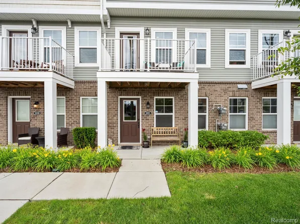 3321 Parkways Blvd, Auburn Hills, MI 48326