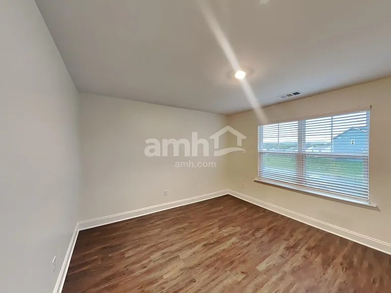 2112 Williamshire Ln — Photo 22