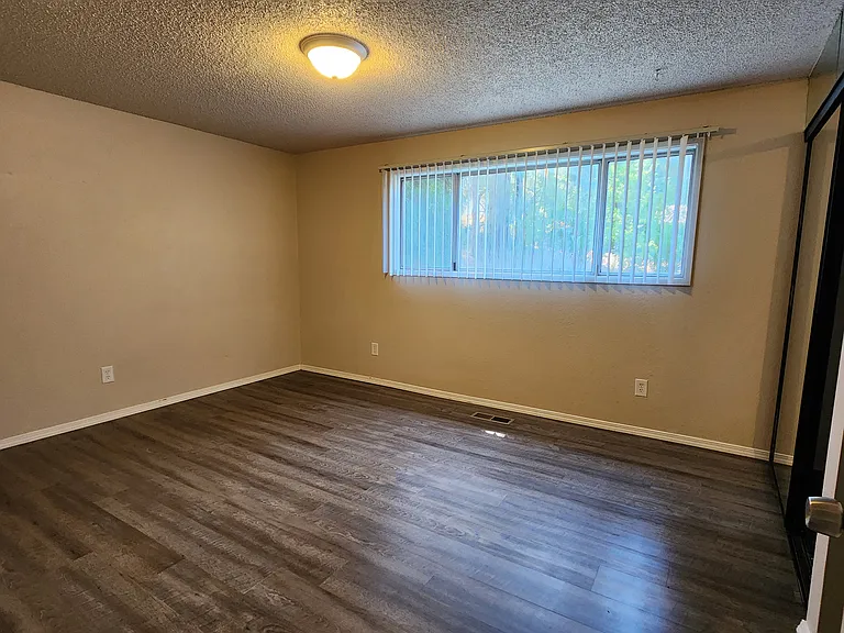 2217 Harrison Ave — Photo 10