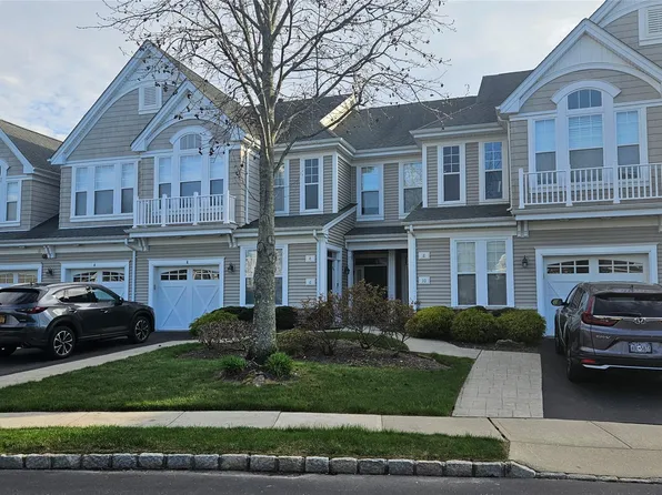 8 Symphony Drive, Lake Grove, NY 11755