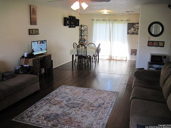 3rd image of 6610 Flaming Oak Dr