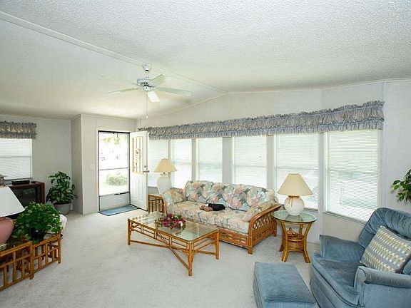 2nd image of 616 Amaryllis Dr