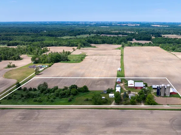 402 W Chapman Rd, Mount Pleasant, MI 48858
