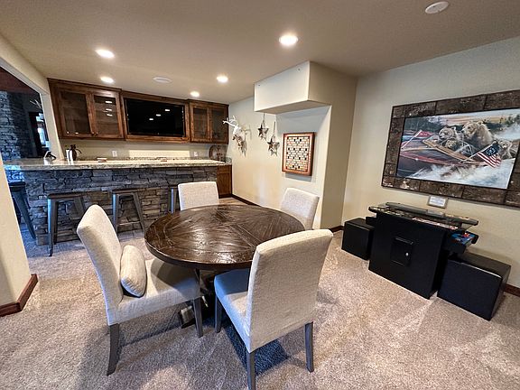 Gameroom and bar