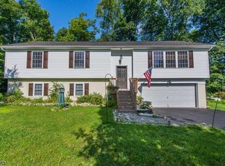 8 Irving Pl, Newton, NJ 07860