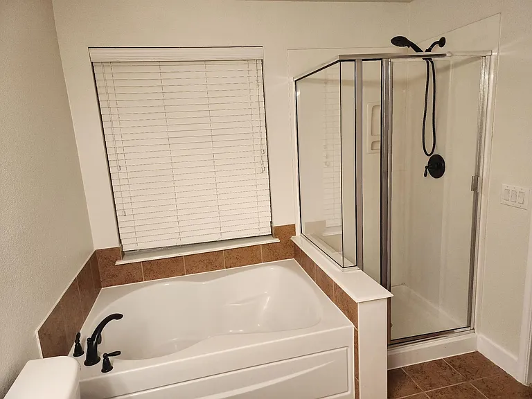 4519 Woodspring Glen Ln — Photo 46