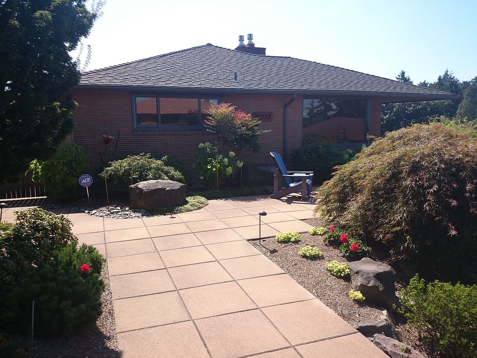 2nd image of 4035 SW Henderson St