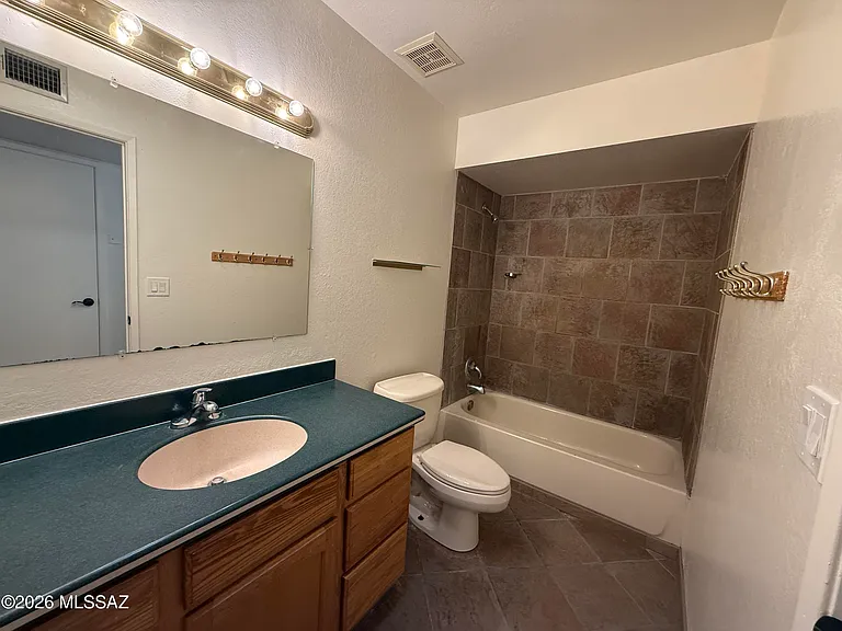 625 N Brown Ave — Photo 20