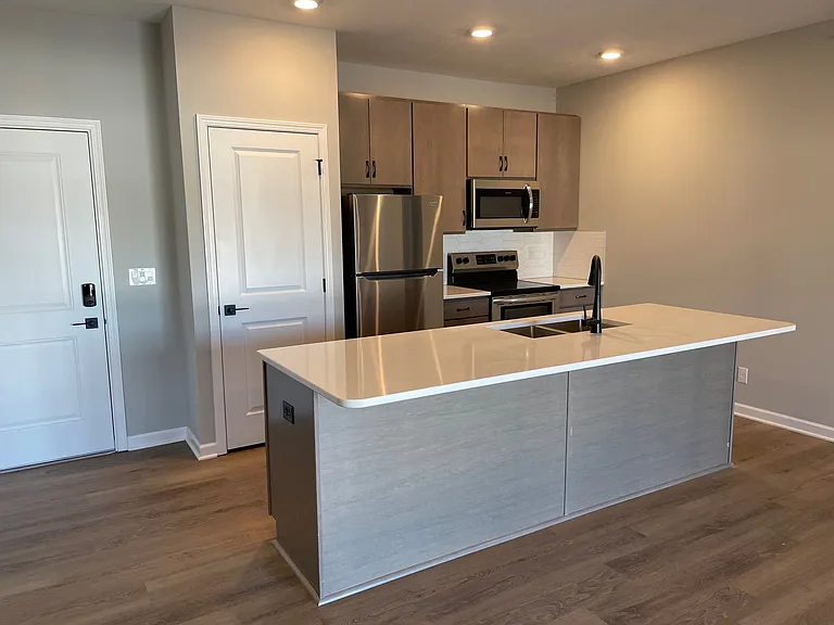 The Creek Apartments — Photo 160