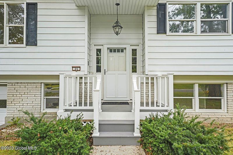 2nd image of 25 Casablanca Court