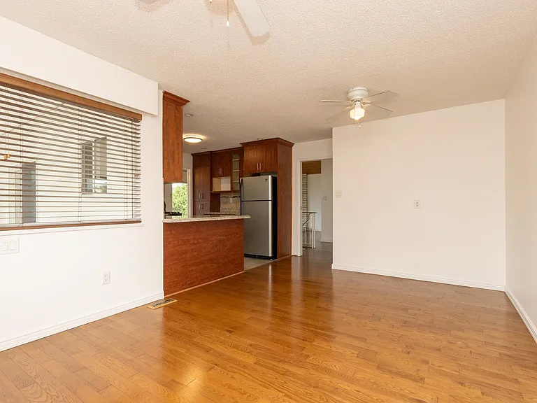 10620 Seaham Cres — Photo 24