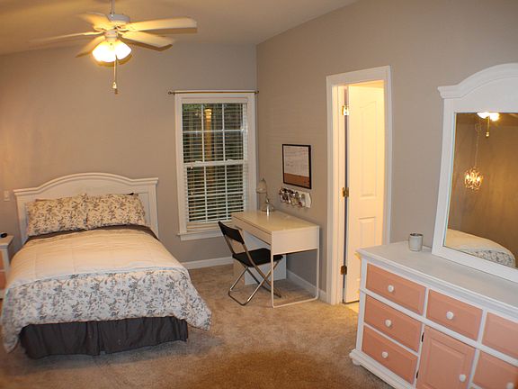 4th image of 8706 Edgewater Ct