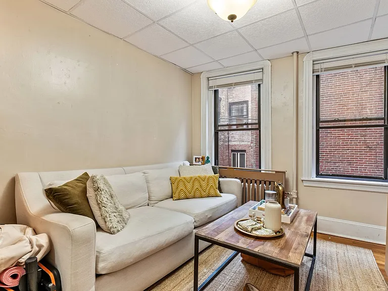 37 Joy St #6 — Photo 2
