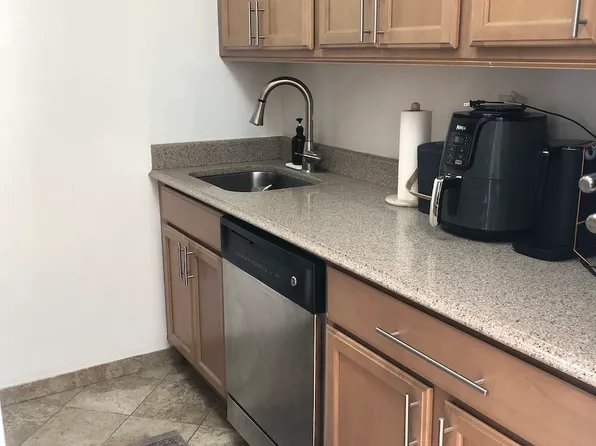 250 South End Avenue image 6 of 19