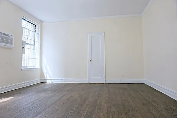 Rented by Metropolitan Equities | media 10