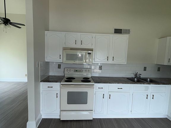 5th image of 2122 Sharpshire Ln