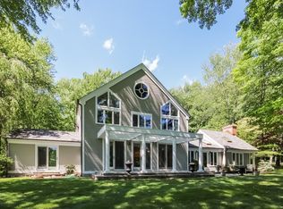 41 Gay Bowers Rd, Fairfield, CT 06824