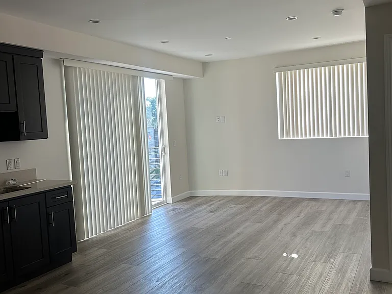 5222 Vantage Ave #312 — Photo 9