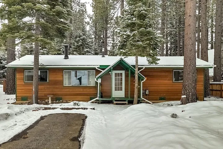 785 Seneca Dr — Photo 3