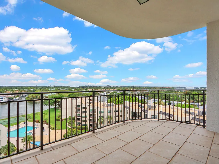 370 Golfview Rd #901 — Photo 35