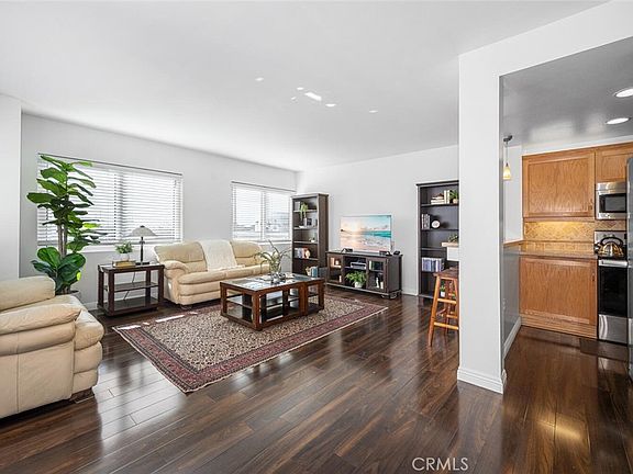 4th image of 525 E Seaside Way Unit 409