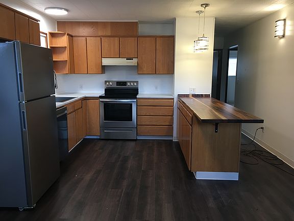 2nd image of 630 W 19th Ave #1