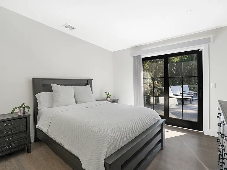 42 Sandra Rd — Photo 18