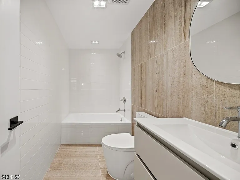 100 Chestnut St #3 — Photo 14