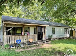 416 Whitfield St, Lecompton, KS 66050