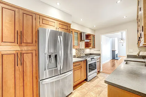 401 E California Blvd #210 Photo 1