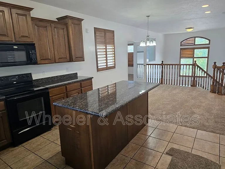 4336 W 5850 S — Photo 7