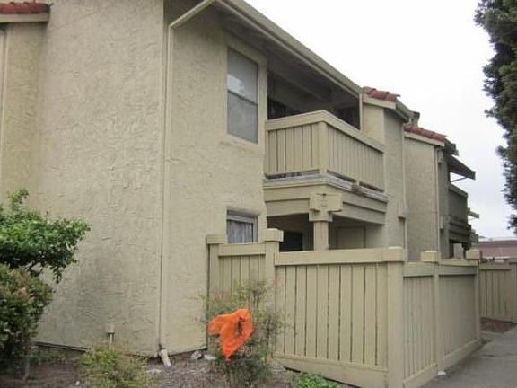 2nd image of 4 Las Moradas Cir