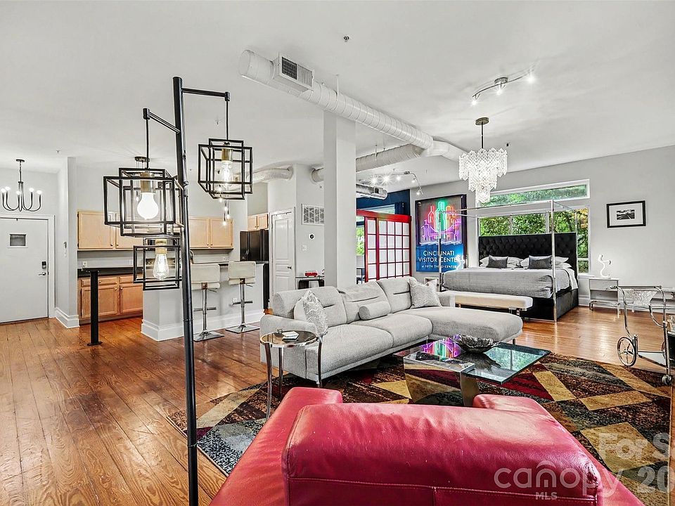 1st image of 404 N Laurel Ave APT 15