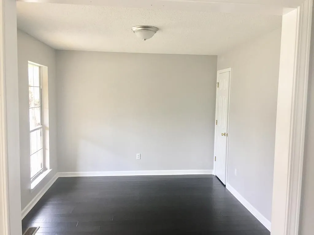 3 bed, 2.5 bath, 1924 sqft, $2,250 — Photo 3
