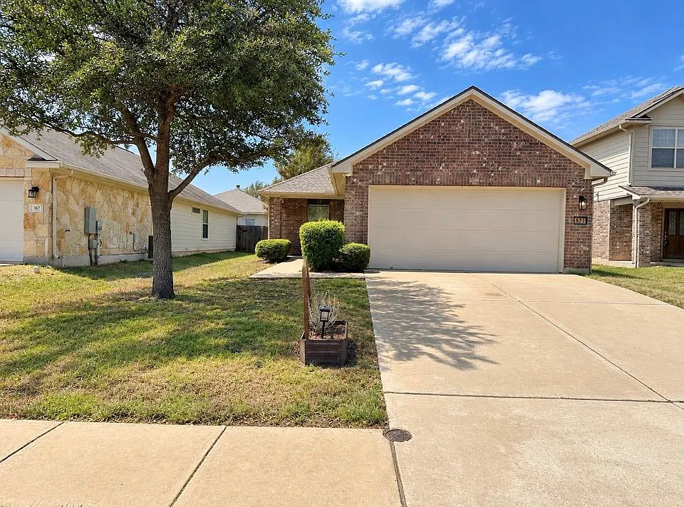 3 bed, 2.0 bath, 1220 sqft, $1,800 — Photo 1