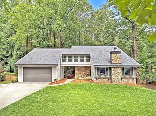 2435 Roxburgh Dr, Roswell, GA 30076
