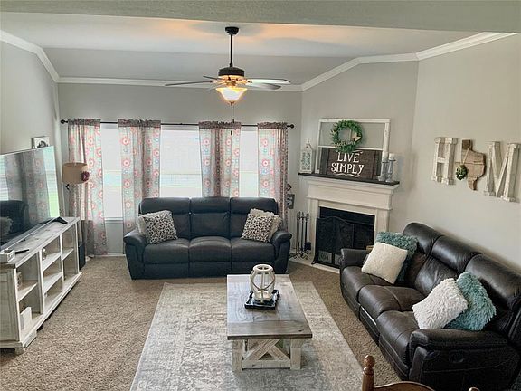 3rd image of 361 Coral Vine Ln