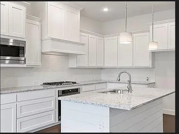 257 Harbor Hills Dr, Flower Mound, TX 75028