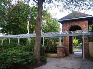 304 Trinity Ct #1-1001, Princeton, NJ 08540