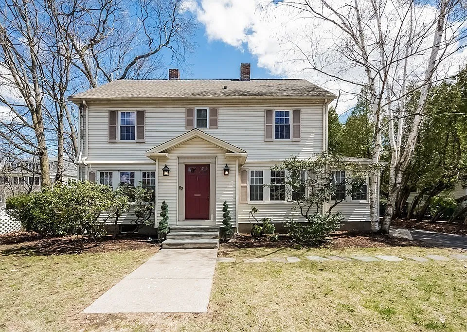 62 Evergreen Ave