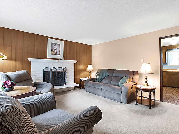 4th image of 12513 106th Avenue Ct E